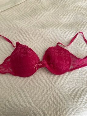 Lace Push-Up Bra in Vibrant Fuchsia